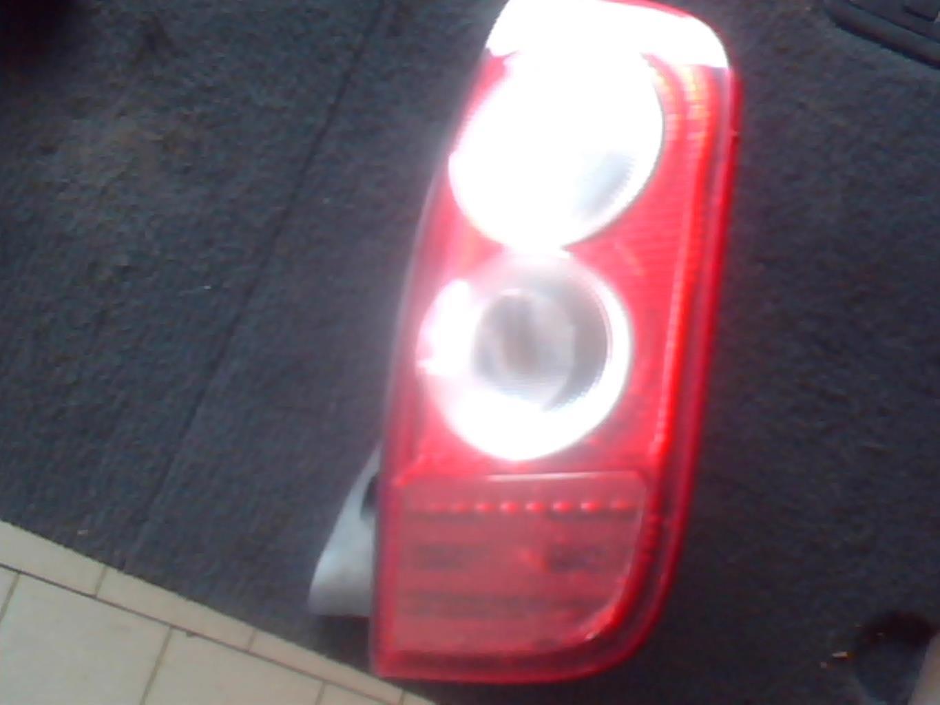 Fanale posteriore principale destro (luci) NISSAN MICRA 3 PHASE 1 Gasolina - 1
