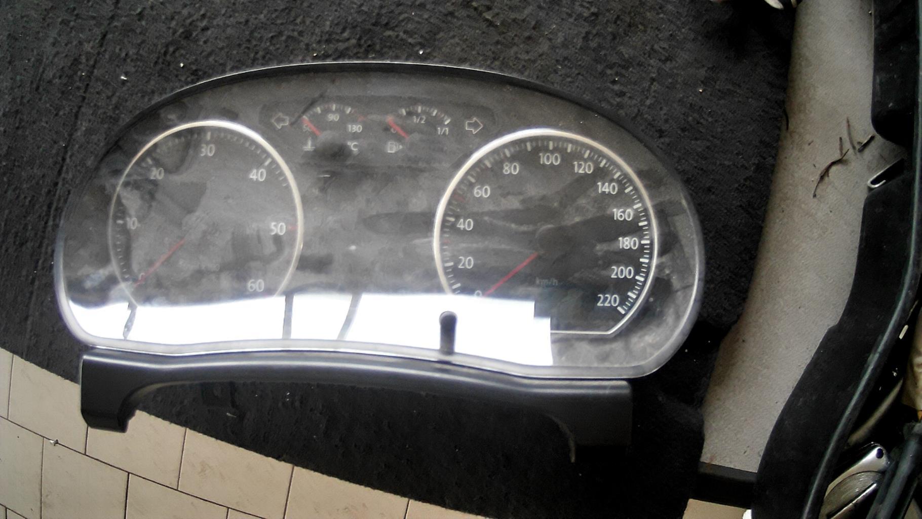 Compteur VOLKSWAGEN POLO 4 PHASE 2 Diesel - 1