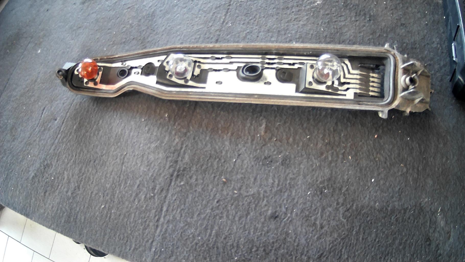 Base portalampade fanale posteriore destro OPEL CORSA C PHASE 2 Gasolina - 1