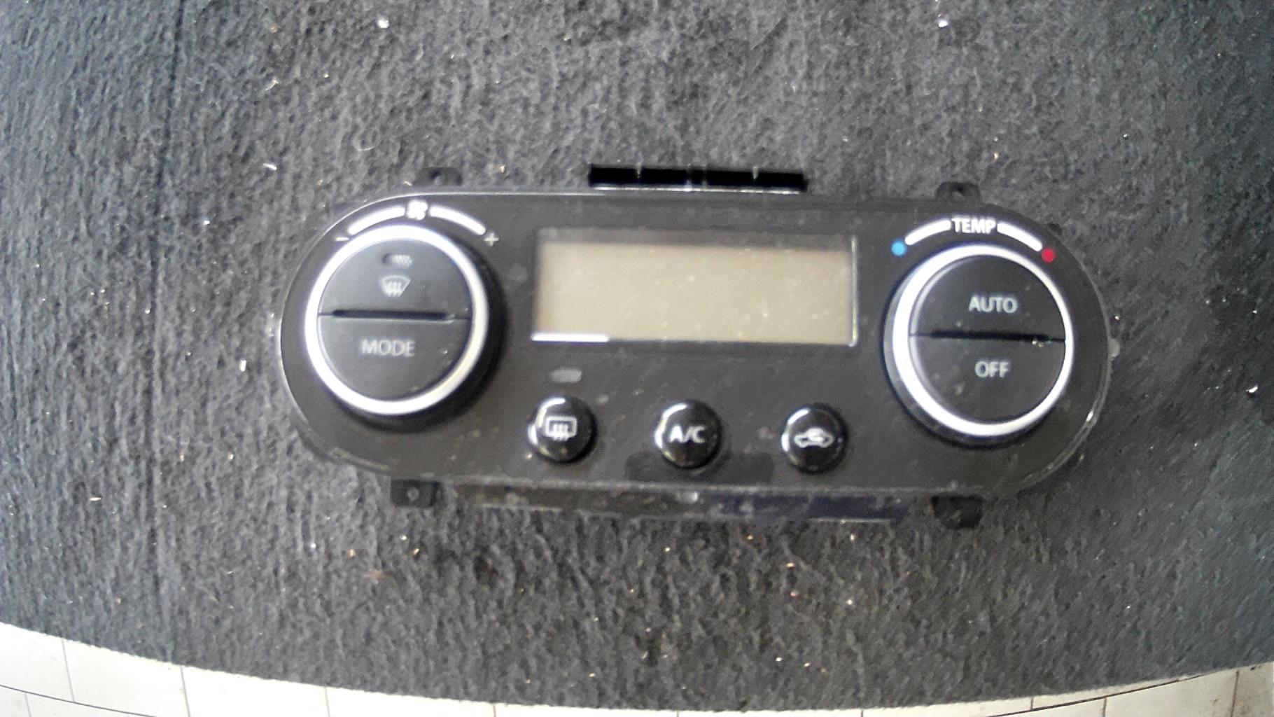 Commande chauffage SUZUKI SWIFT 3 Essence - 1