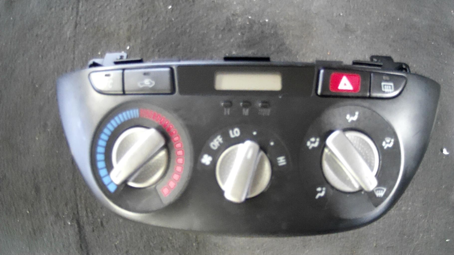 Commande chauffage TOYOTA RAV4 2 PHASE 1 Essence - 1