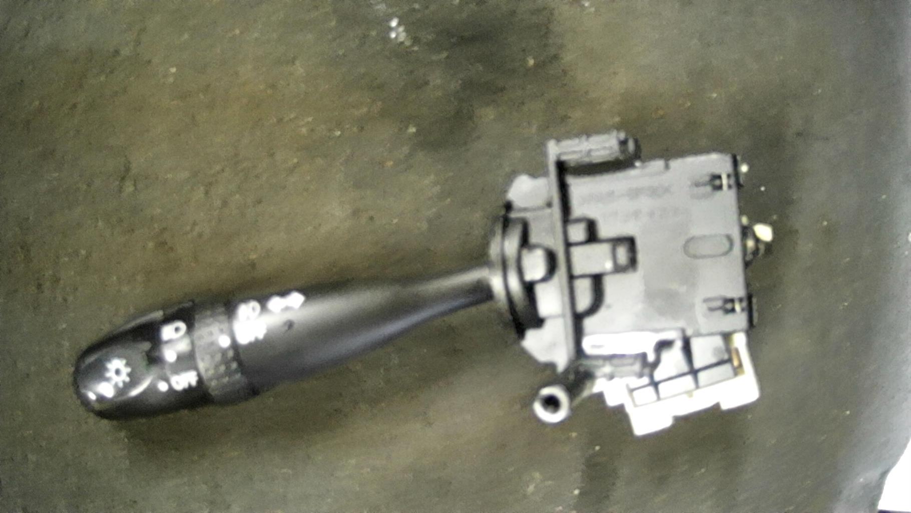 Commodo phare TOYOTA RAV4 2 PHASE 1 Essence - 1