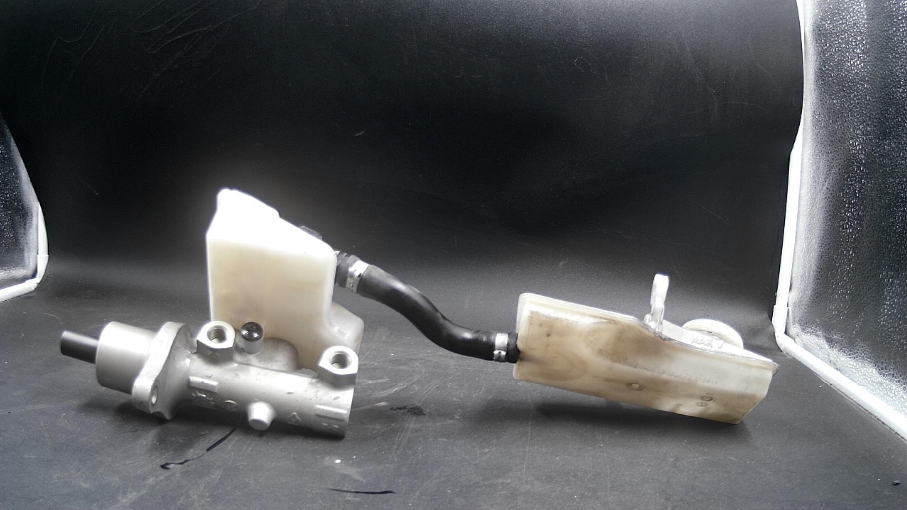 Maitre cylindre (freinage) FORD FOCUS 2 PHASE 1 Diesel - 1
