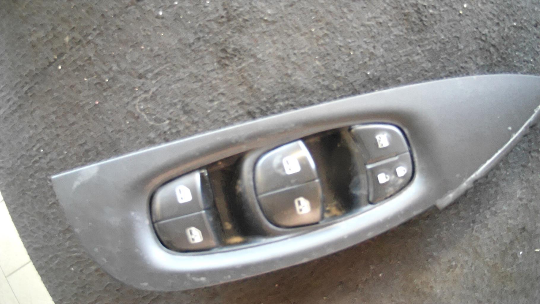 Interruttore alzacristalli NISSAN QASHQAI 2 PHASE 2 Gasolina - 1