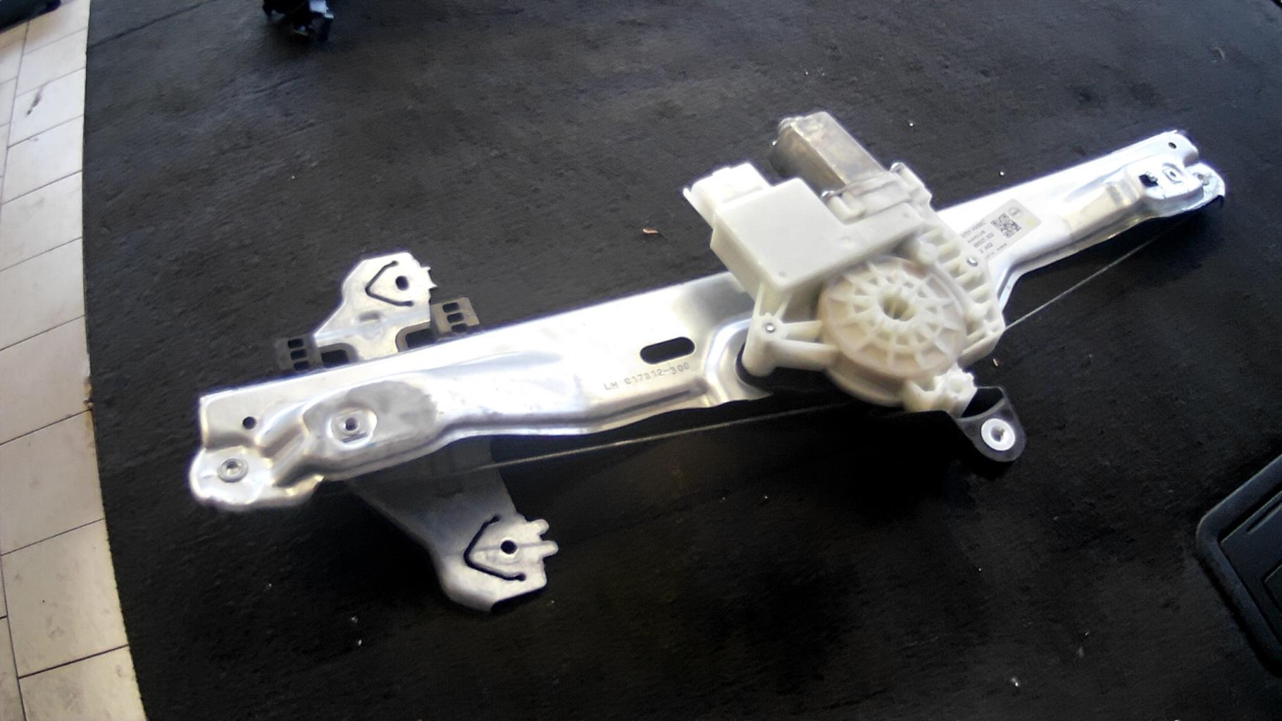 Alzacristalli elettrico anteriore sinistro NISSAN QASHQAI 2 PHASE 2 Gasolina - 1