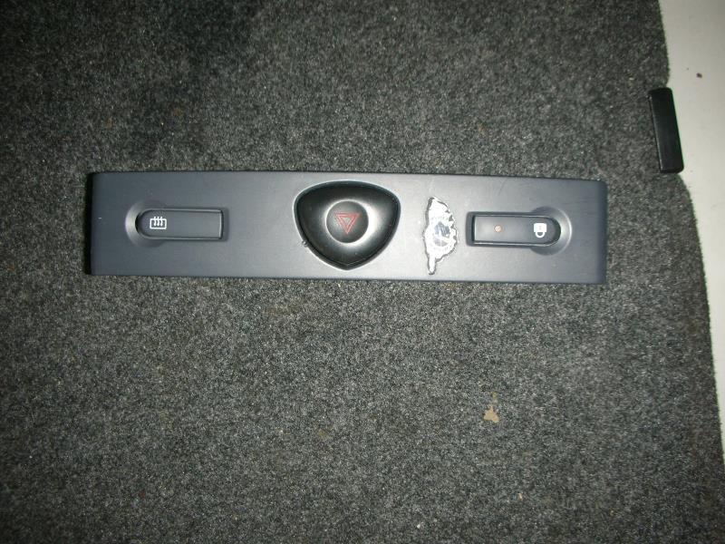 Bouton de warning RENAULT CLIO 2 PHASE 2 Diesel - 1