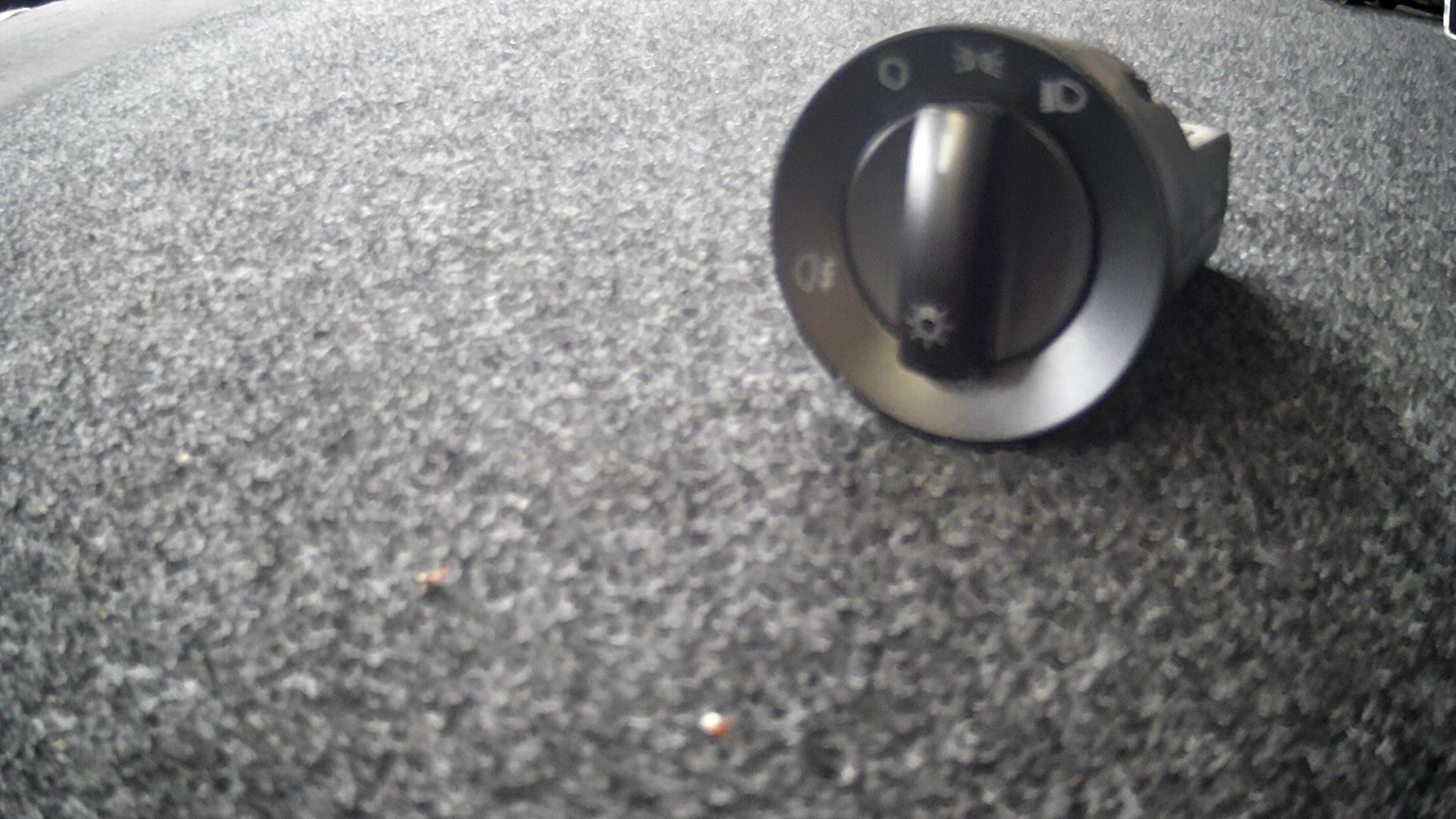 Commande de phare VOLKSWAGEN POLO 4 PHASE 1 Essence - 1