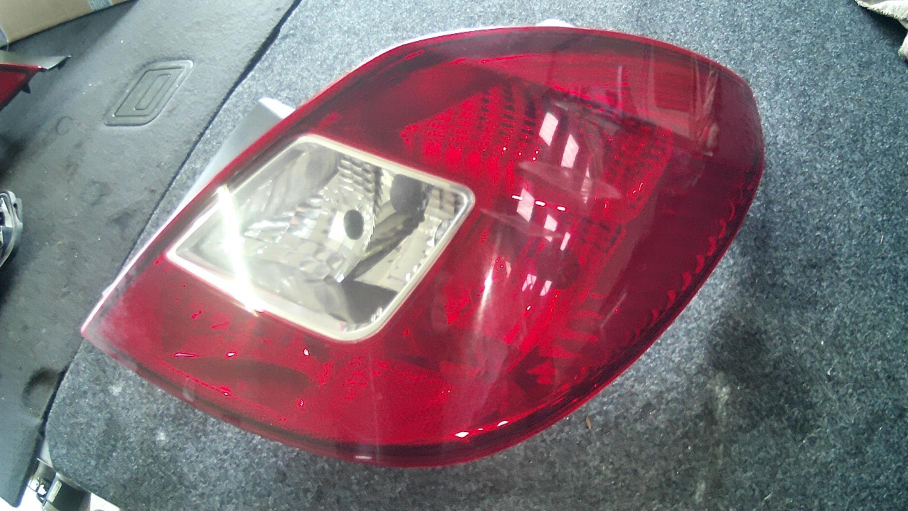 Fanale posteriore principale destro (luci) OPEL CORSA D PHASE 1 Diésel - 1