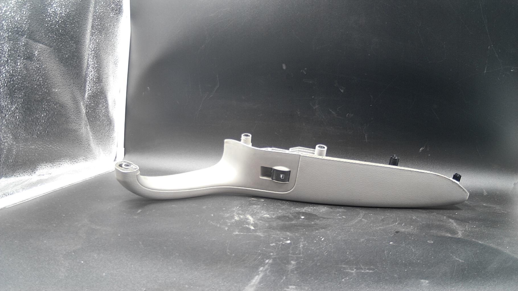 Interruttore lavacristalli posteriore destro AUDI A4 2 PHASE 1 Diésel - 1