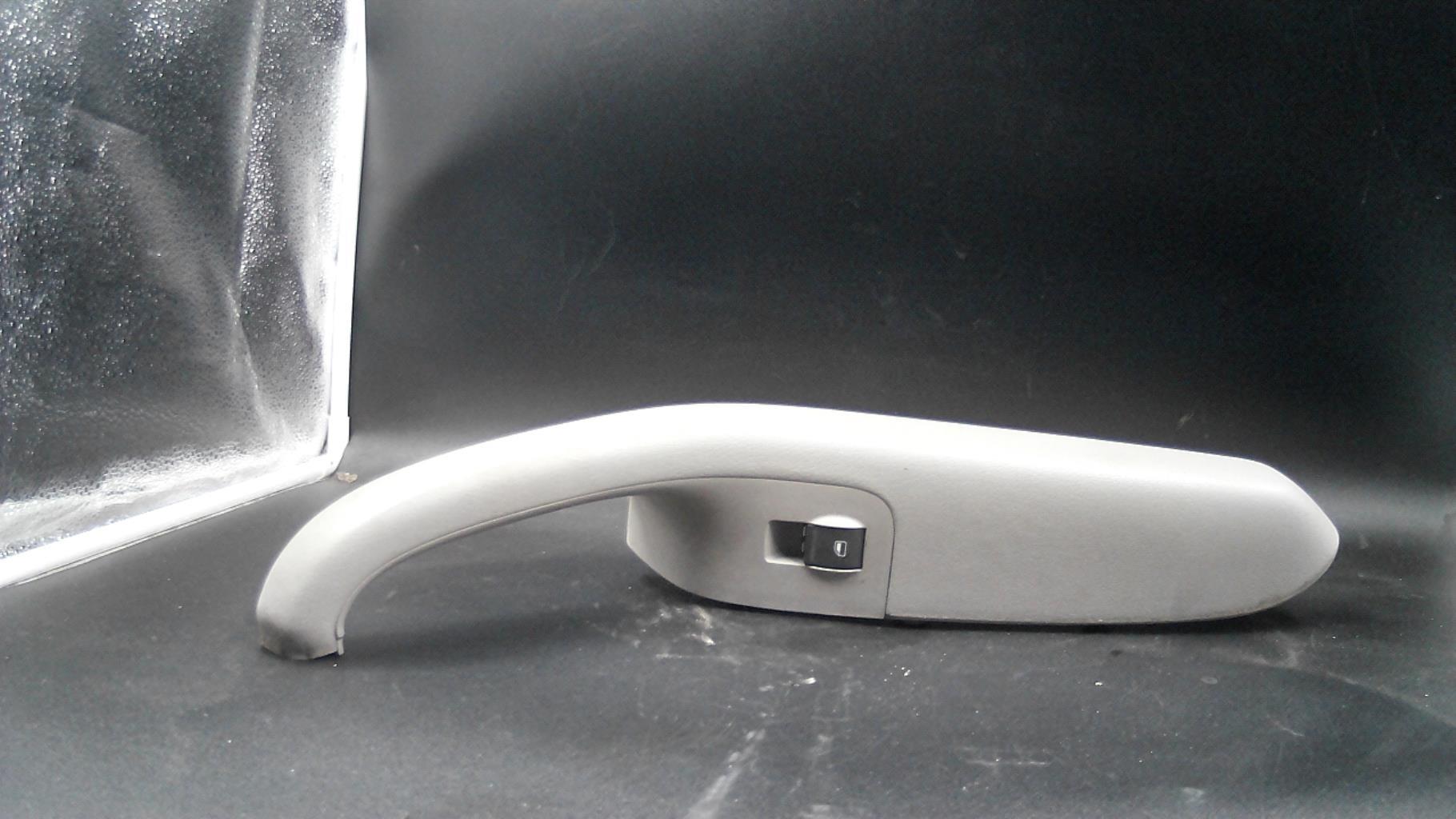 Interruttore lavacristalli posteriore sinistro AUDI A4 2 PHASE 1 Diésel - 1
