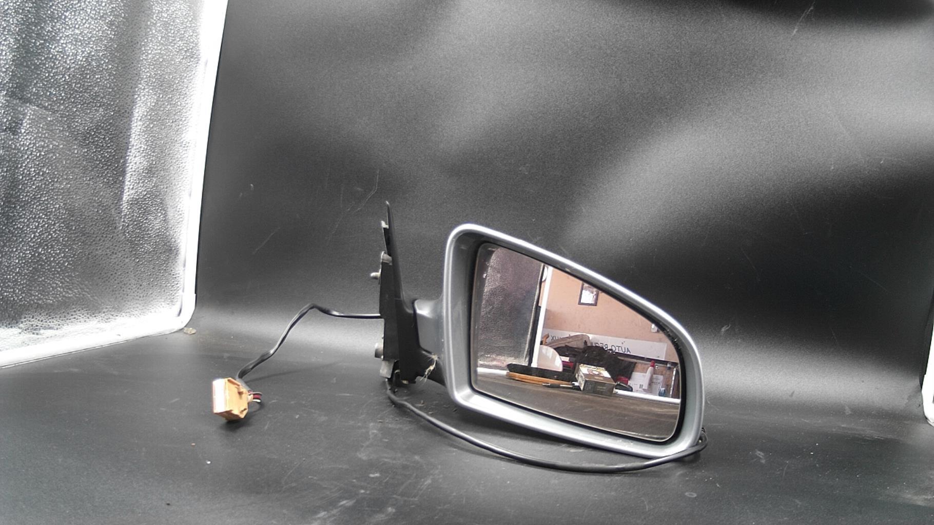 Retrovisor derecho AUDI A4 2 PHASE 1 Diésel - 1