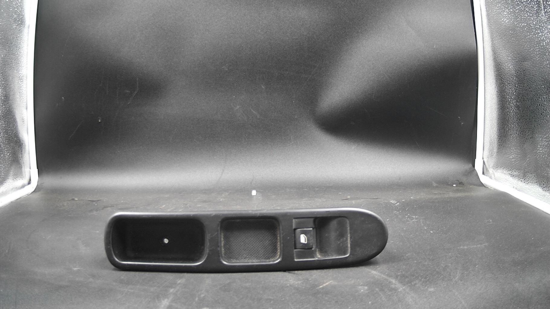 Interruttore lavacristalli anteriore destro PEUGEOT 307 PHASE 2 Diésel - 1