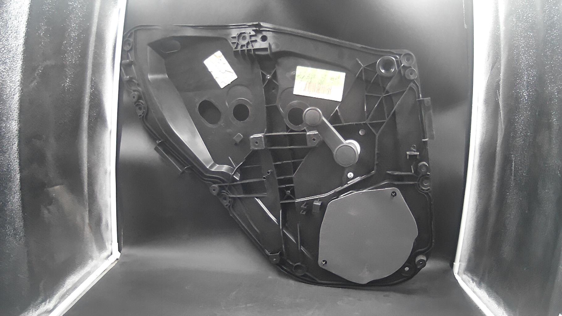 Alzacristalli manuale posteriore sinistro FORD FIESTA 6 PHASE 1 Gasolina - 1