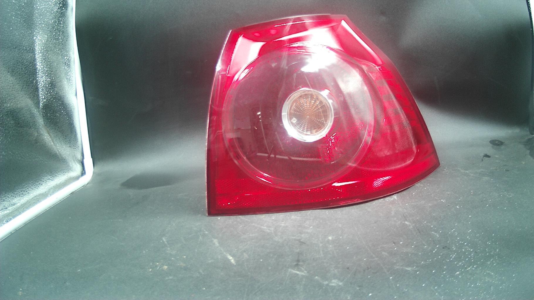 Fanale posteriore principale destro (luci) VOLKSWAGEN GOLF 5 Diésel - 1