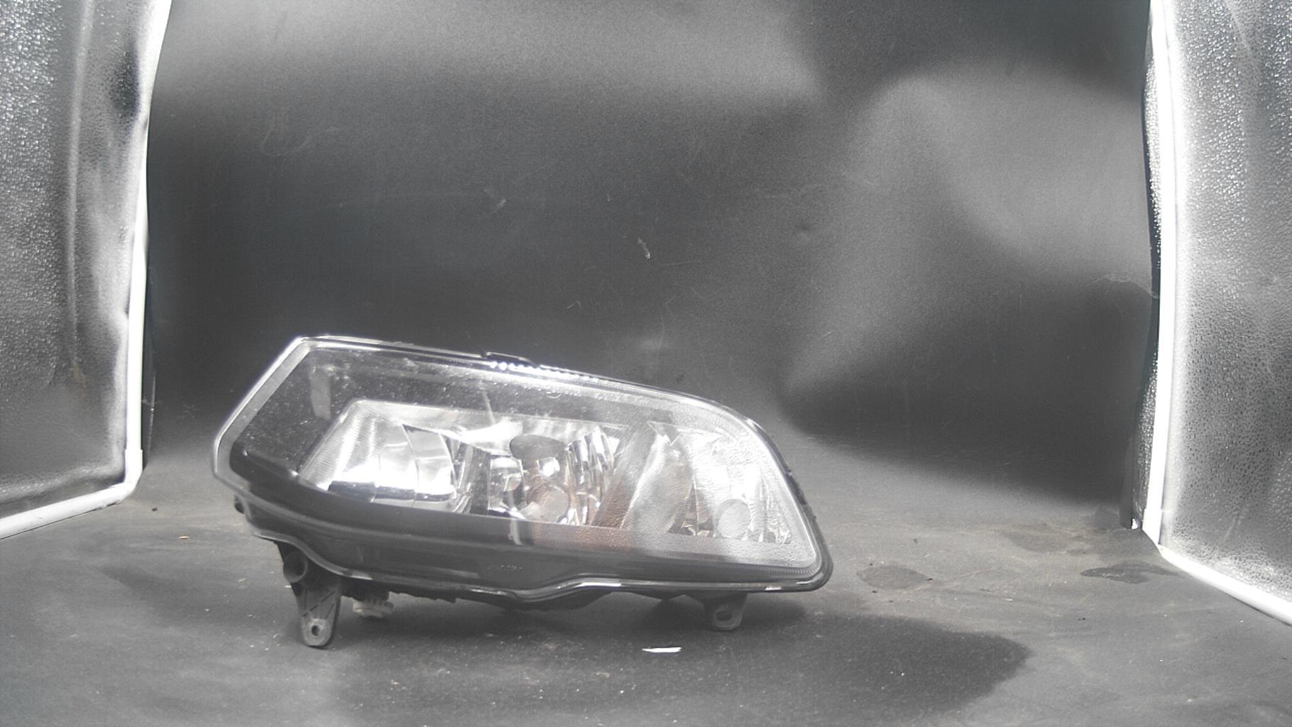 Fendinebbia sinistro (luce) VOLKSWAGEN POLO 6  - 1