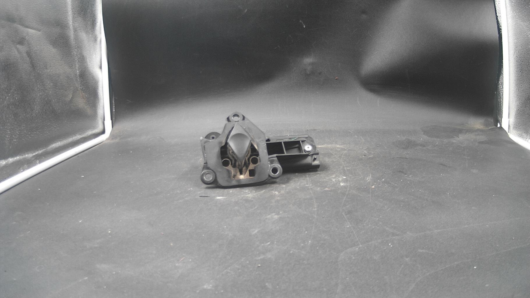 Bouton de coffre RENAULT CLIO 2 PHASE 1  - 1