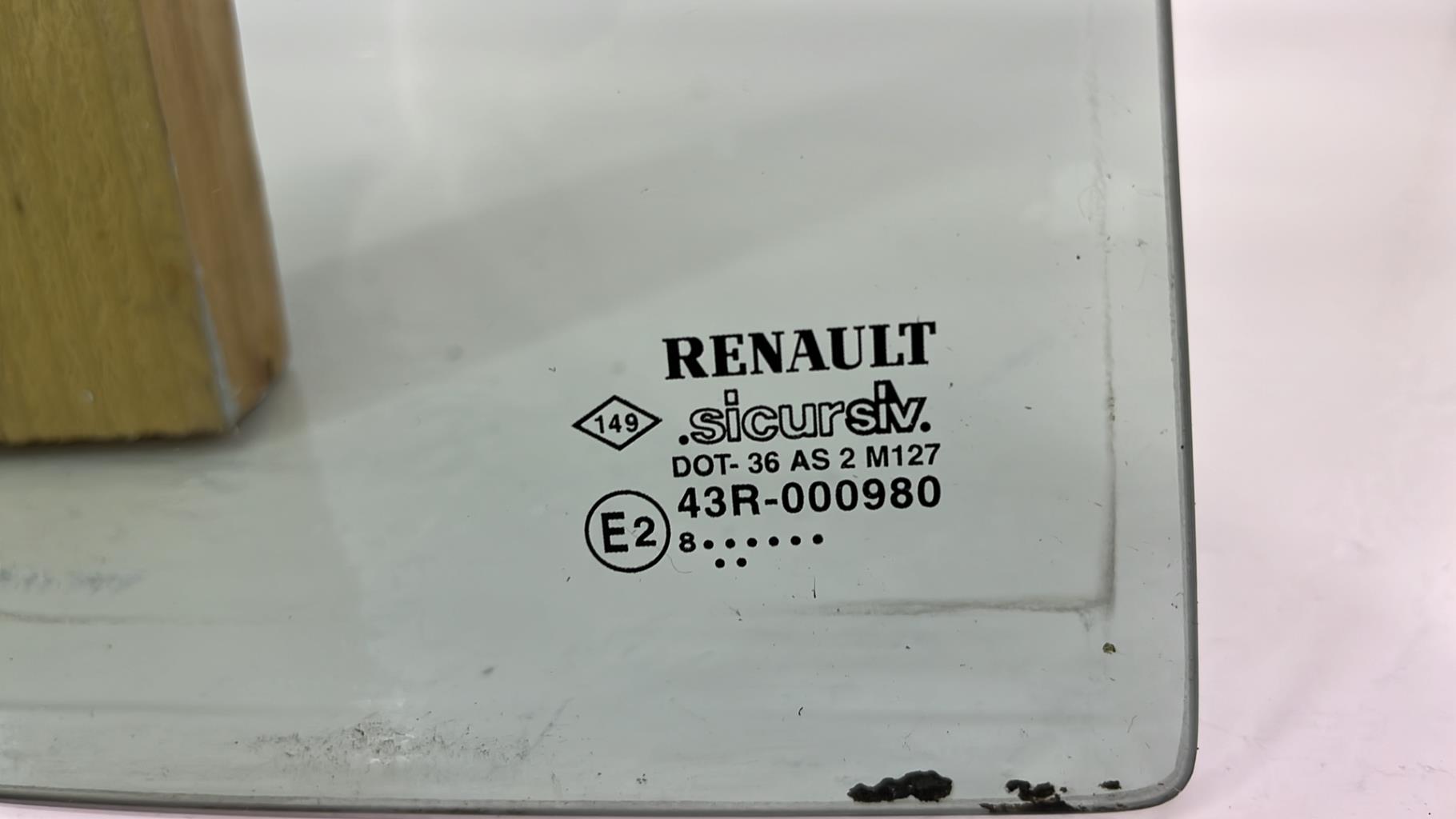 Custode arriere droit (porte) RENAULT MEGANE 1 PHASE 1 Essence - 1
