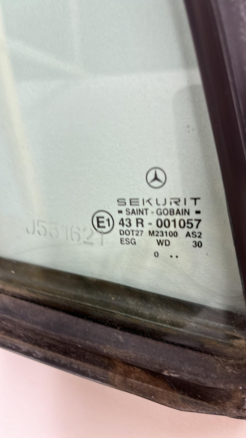 Custode avant droit (porte) MERCEDES CLASSE A 168 PHASE 1 Essence - 1