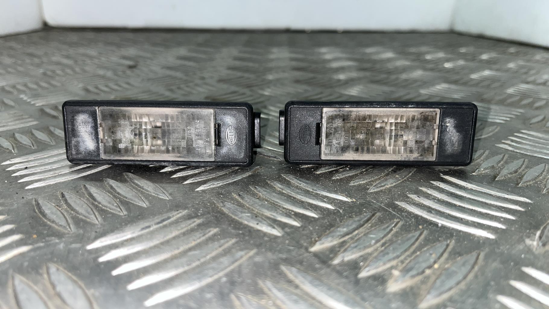 Eclairage de plaque CITROEN C4 1 PHASE 2 Diesel - 1