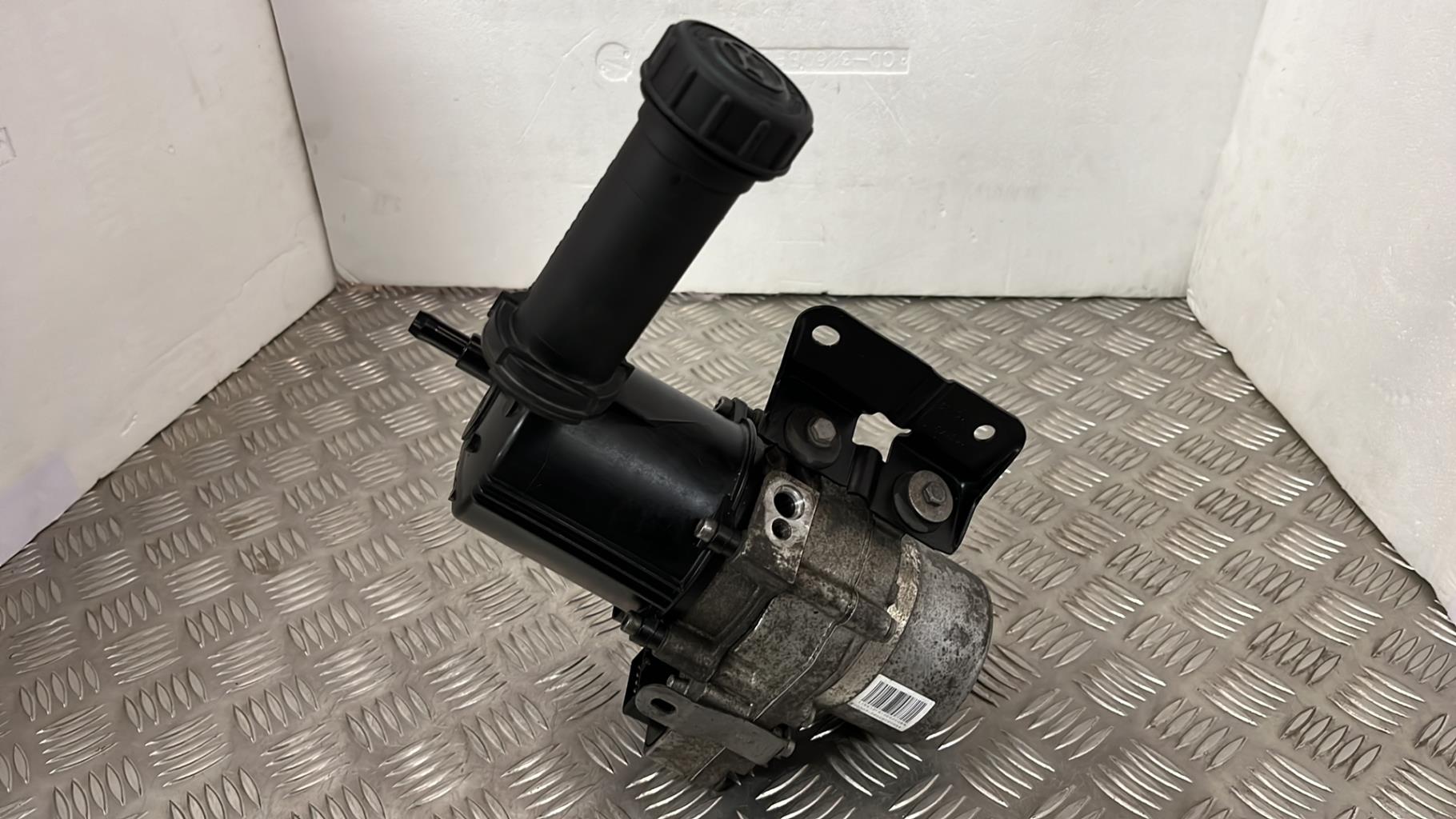 Pompe de direction CITROEN C4 1 PHASE 2 Diesel - 1