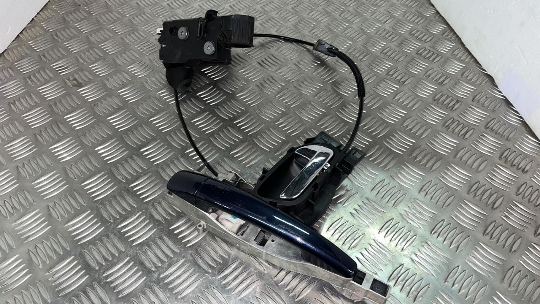 Serrure avant droit CITROEN C4 1 PHASE 2 Diesel - 1