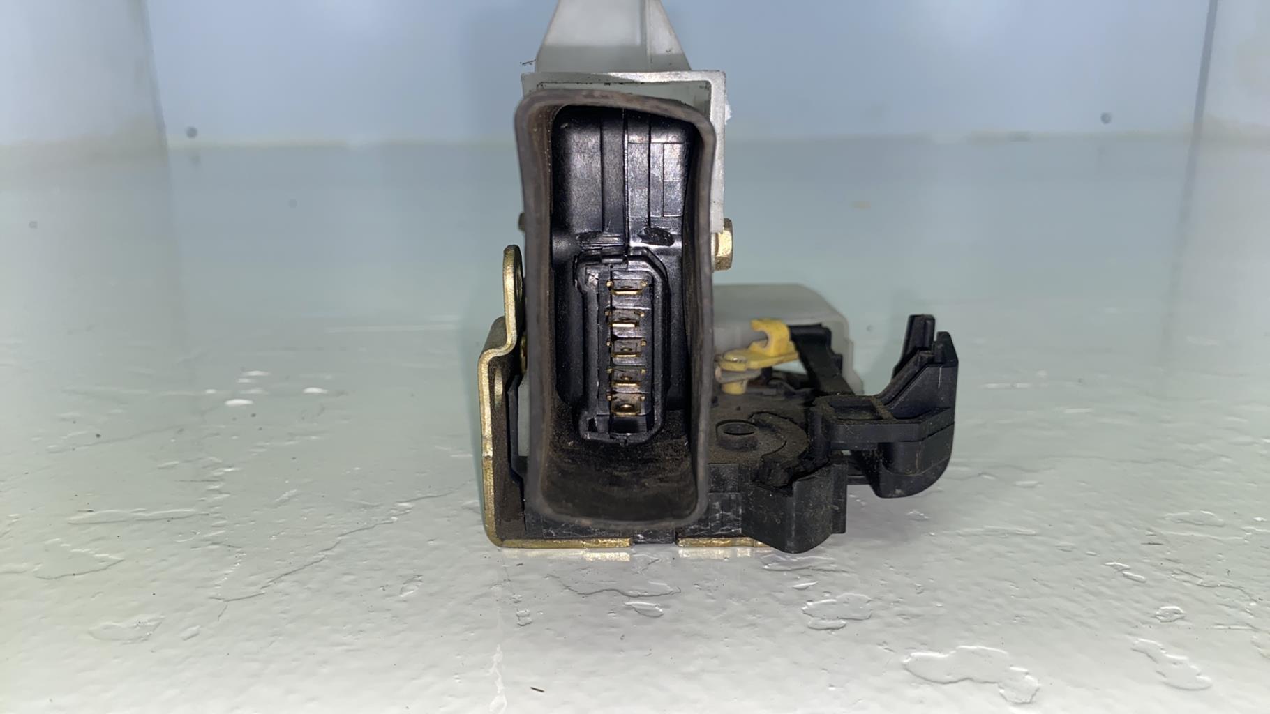 Serrure avant gauche RENAULT MEGANE 1 PHASE 1 Essence - 1