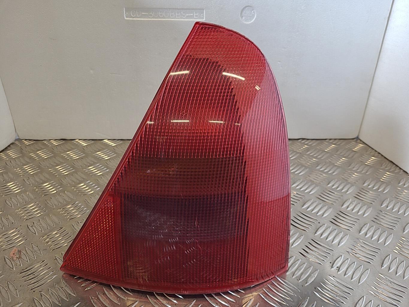 Feu arriere principal droit (feux) RENAULT CLIO 2 PHASE 1 Diesel - 1