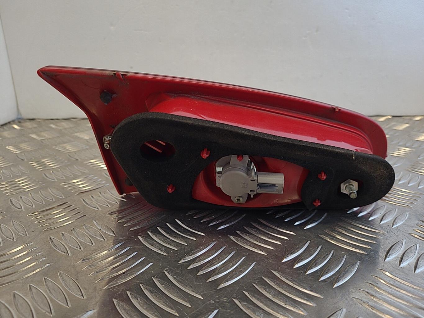 Feu arriere secondaire droit (feux) ALFA ROMEO 147 PHASE 2 Diesel - 1