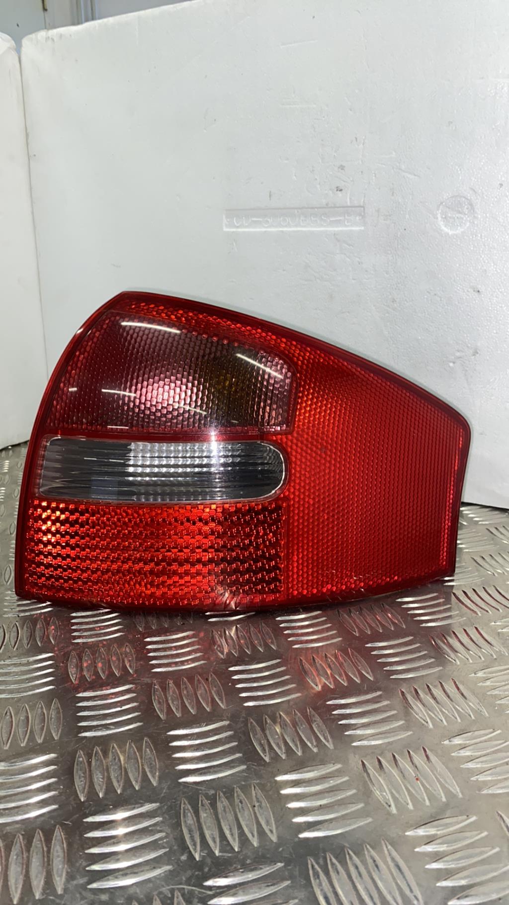 Feu arriere principal droit (feux) AUDI A6 2 PHASE 1 Essence - 1