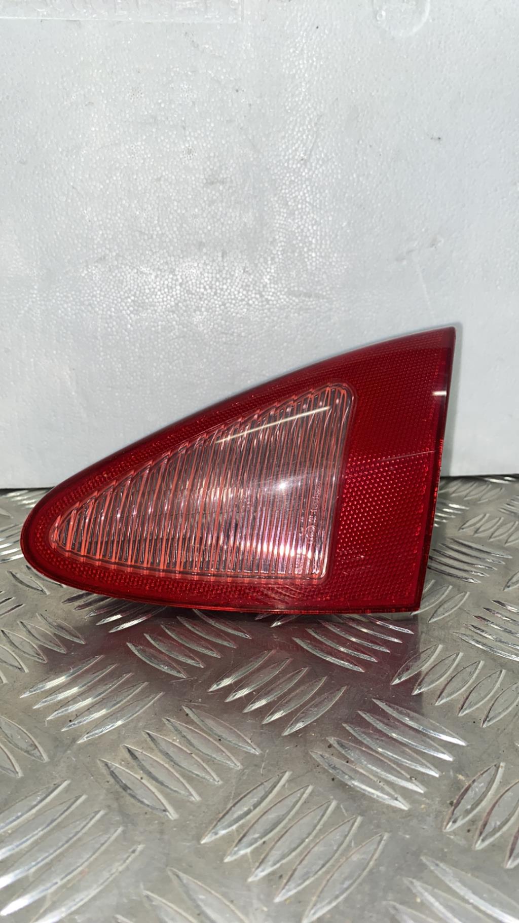 Feu arriere secondaire droit (feux) ALFA ROMEO 147 PHASE 1 Diesel - 1