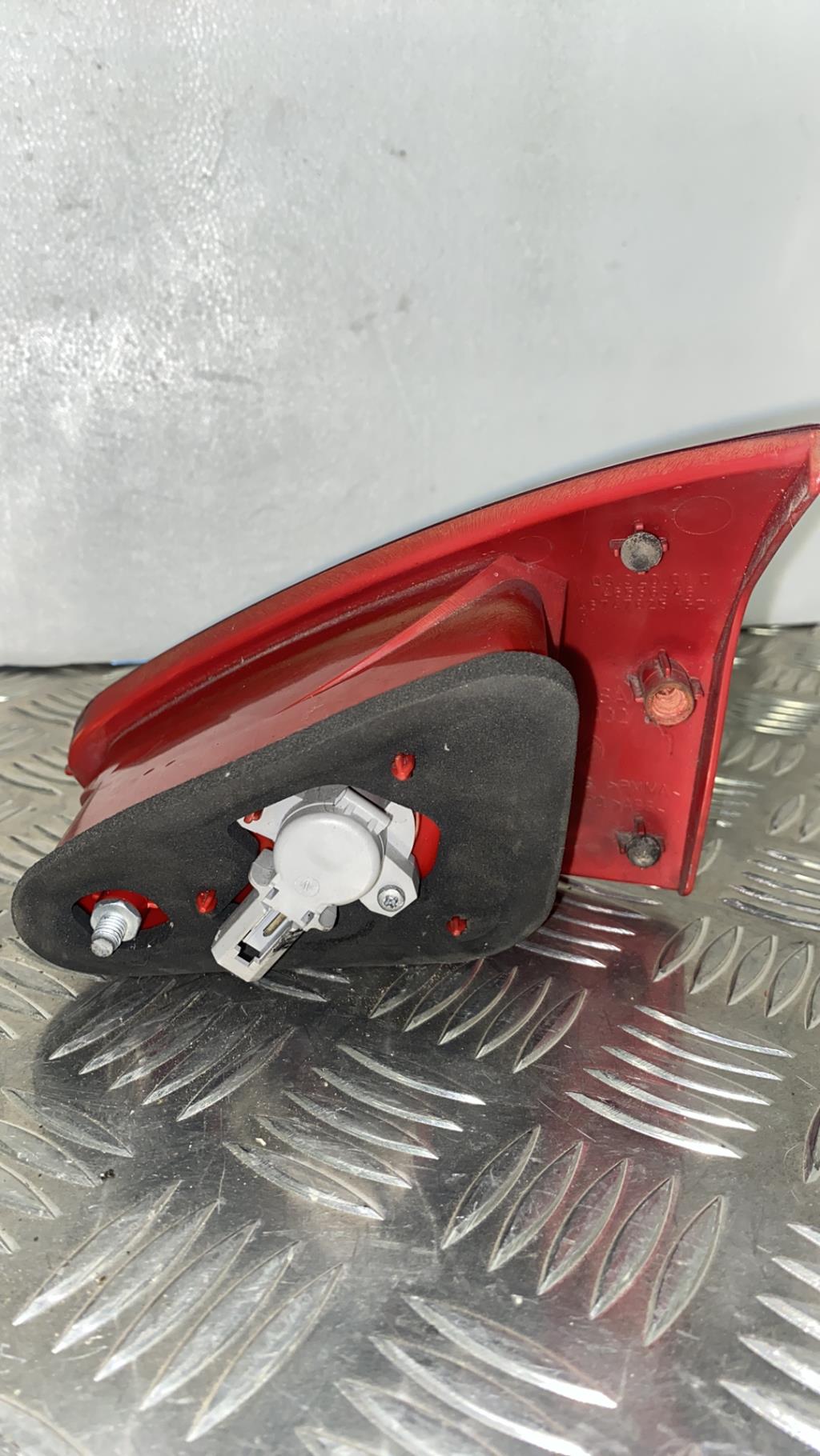 Feu arriere secondaire gauche (feux) ALFA ROMEO 147 PHASE 1 Diesel - 1