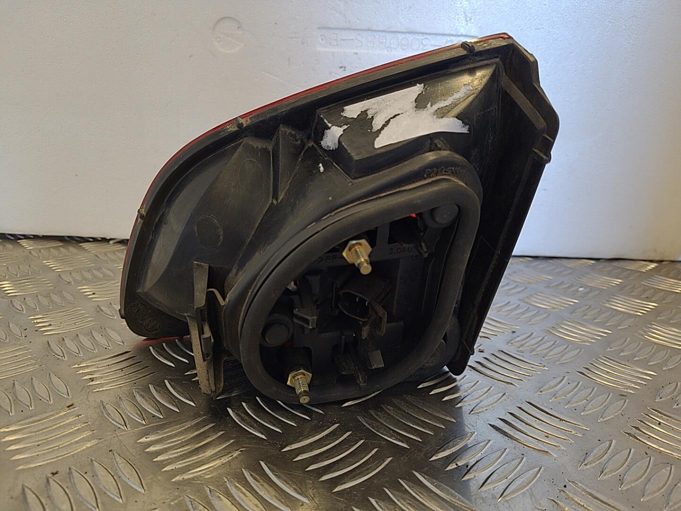 Feu arriere secondaire gauche (feux) PEUGEOT 406 PHASE 2 BREAK Diesel - 1