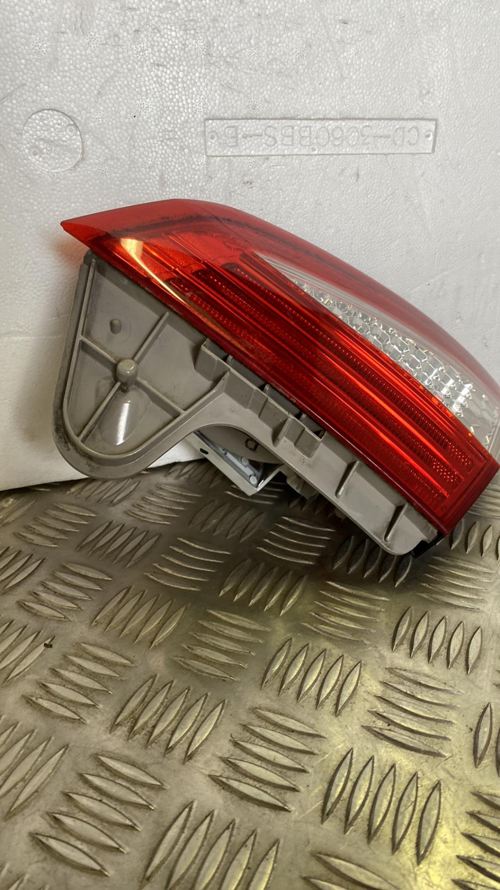 Feu arriere secondaire droit (feux) FORD MONDEO 3 PHASE 1 Diesel - 1