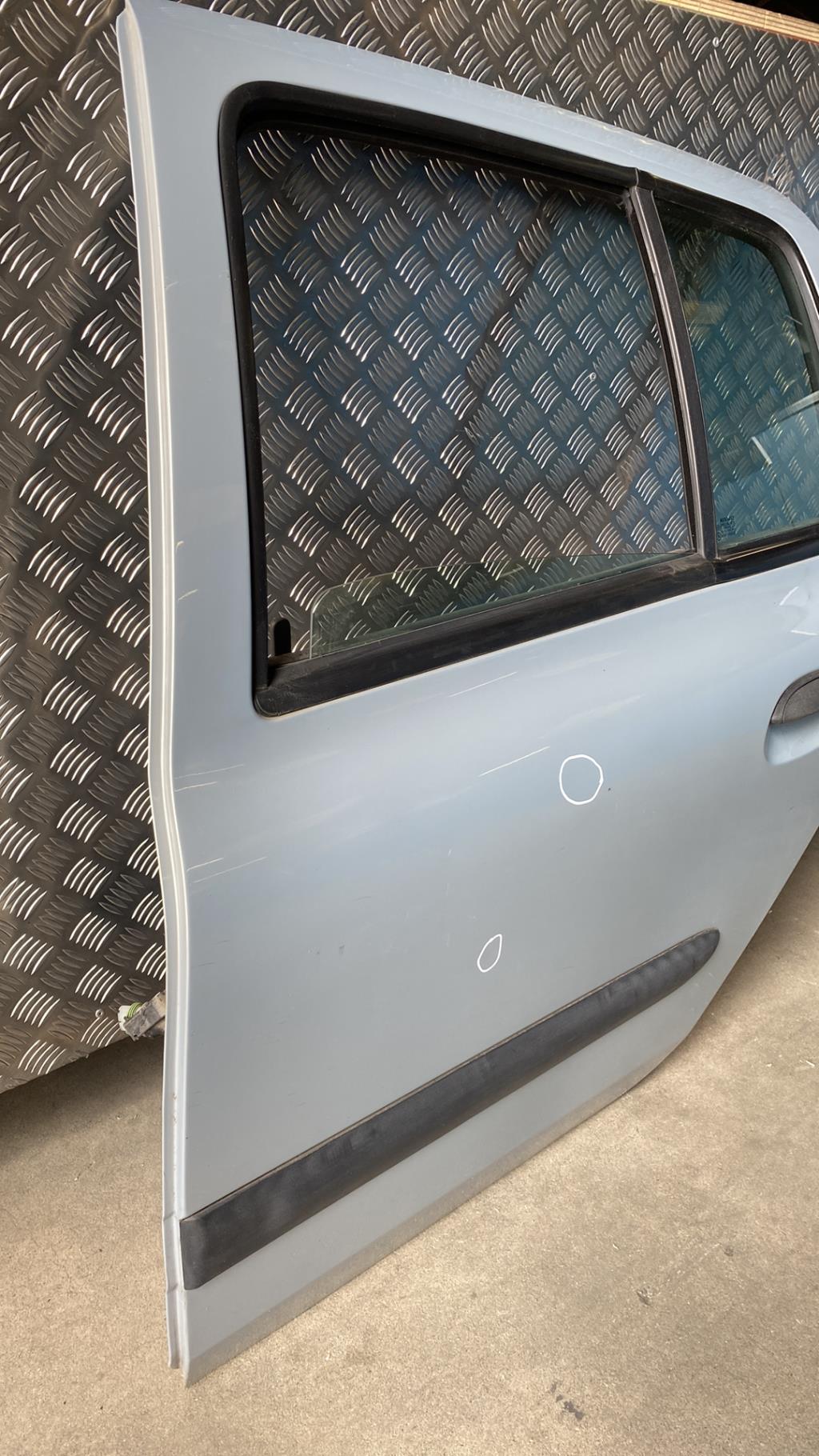 Porte arriere gauche RENAULT CLIO 2 PHASE 1 Essence - 1