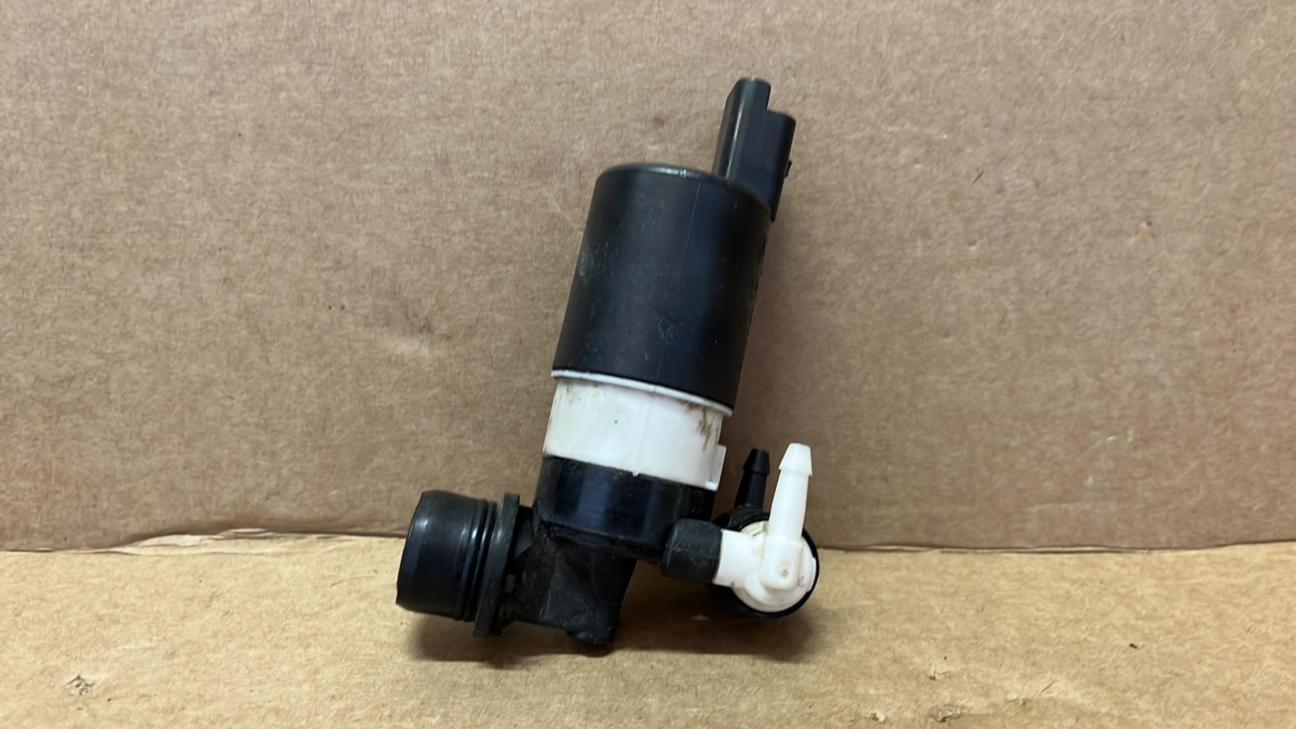 Pompe lave glace avant RENAULT MEGANE 3 PHASE 1 Diesel - 1