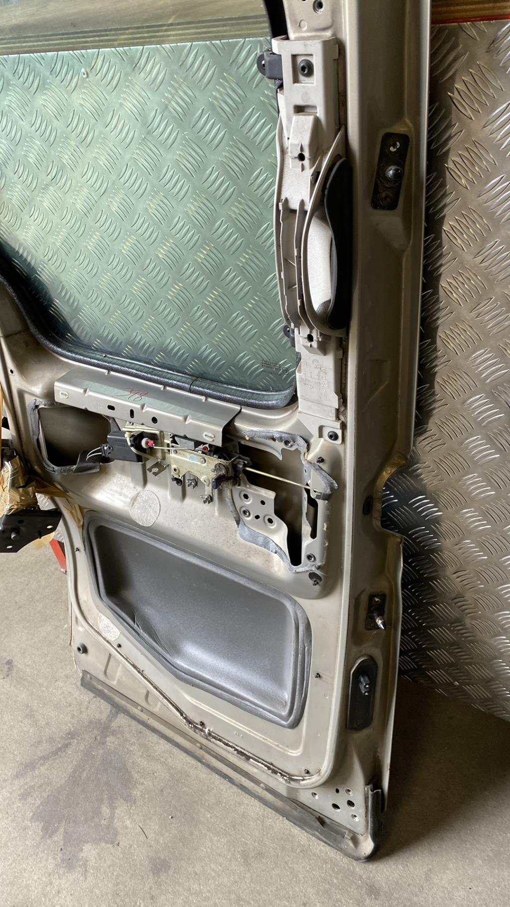 Porte laterale gauche CITROEN BERLINGO 1 PHASE 2 Diesel - 1