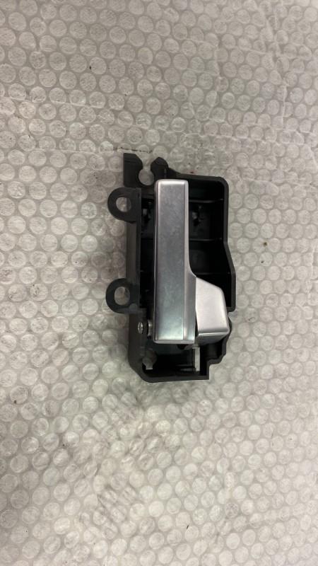 Poignee interieur arriere droit FORD C-MAX 1 PHASE 1 Diesel - 1