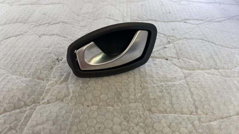 Poignee interieur avant gauche RENAULT LAGUNA 3 PHASE 2 Diesel - 1