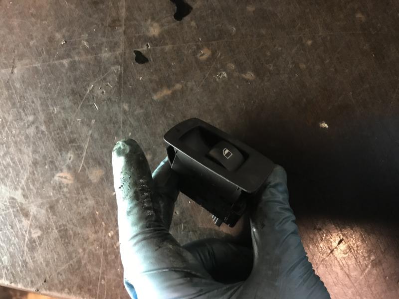 Interrupteur de leve vitre BMW SERIE 1 E87 PHASE 1  - 1