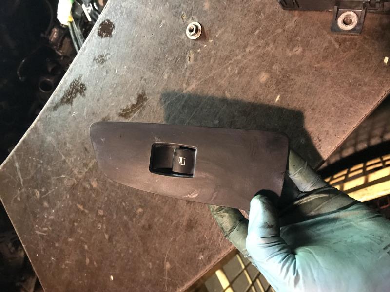 Interrupteur de leve vitre BMW SERIE 1 E87 PHASE 1  - 1