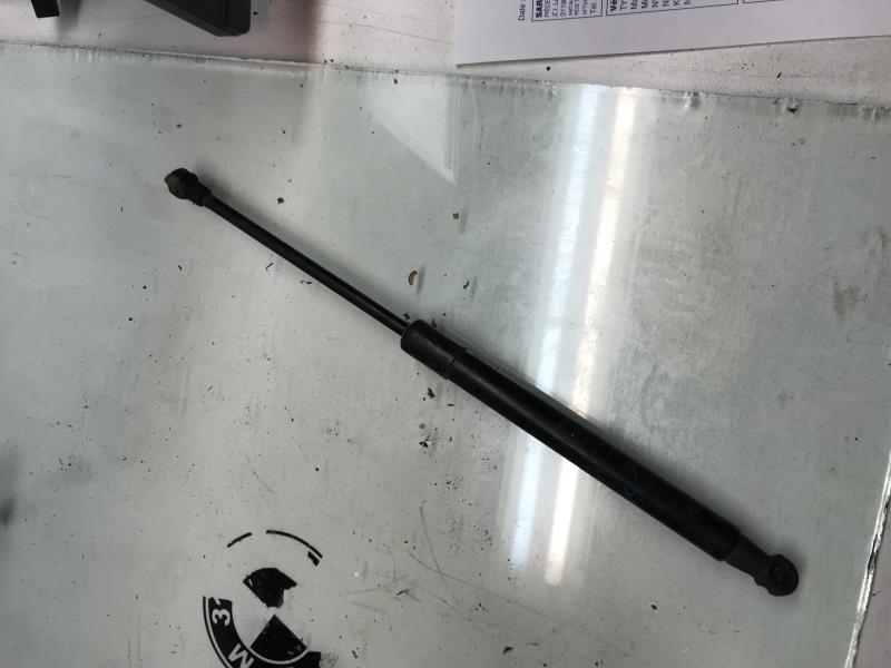 Verin de coffre BMW SERIE 1 E87 PHASE 1  - 1