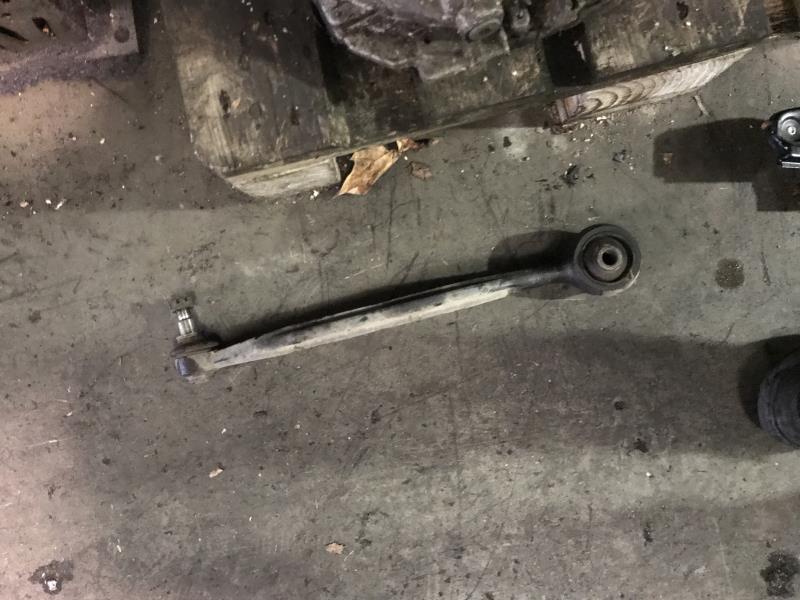 Braccio sospensione anteriore destro superiore BMW SERIE 7 (E23)  - 1
