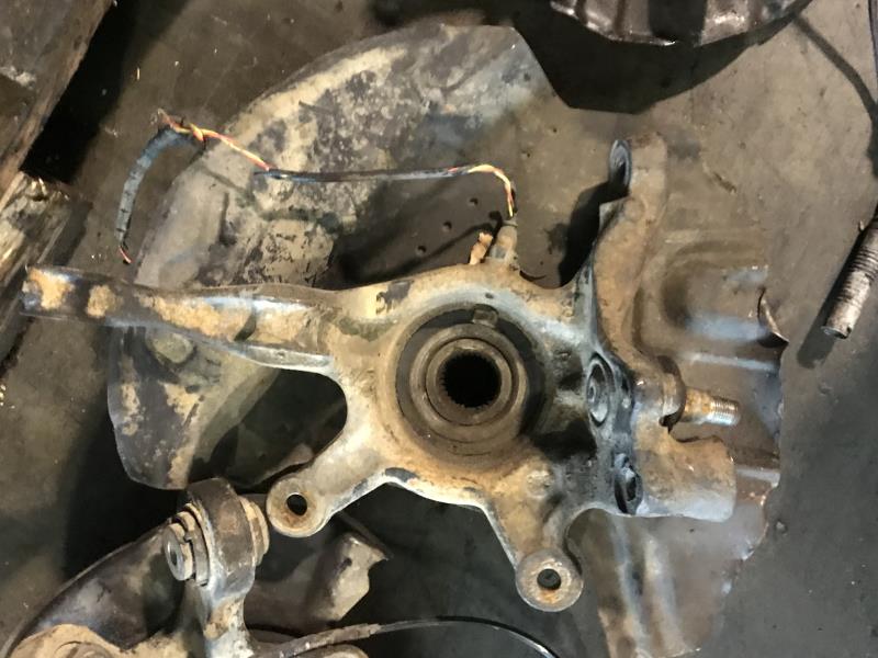 Fusee avant gauche BMW X5 E53  - 1
