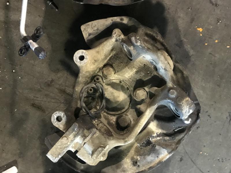 Fusee avant droit BMW SERIE 5 E39  - 1