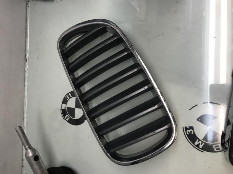 Grille de calandre gauche BMW X3 E83 PHASE 2  - 1