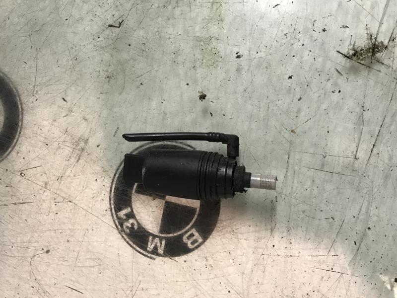 Pompe lave glace avant BMW SERIE 1 E87 PHASE 1  - 1