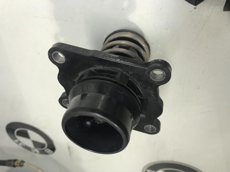 Boitier eau BMW SERIE 1 (E87) PHASE 2 (LCI)  - 1