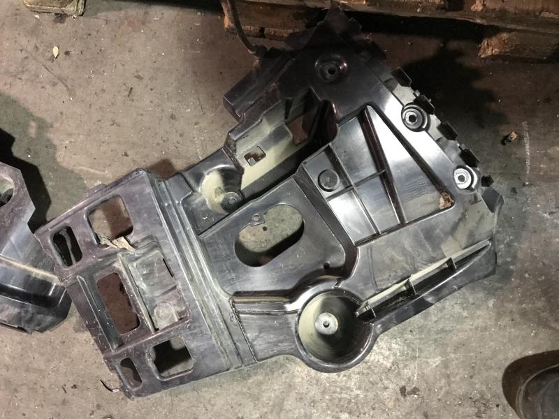 Support de pare chocs arriere BMW X1 E84 PHASE 1  - 1