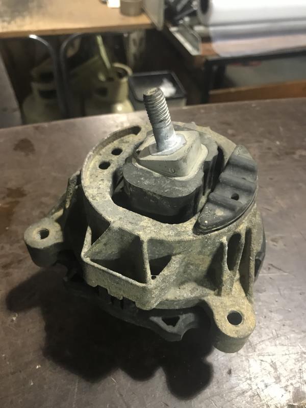 Supporto motore destro BMW SERIE 1 F21 PHASE 1 Diésel - 1