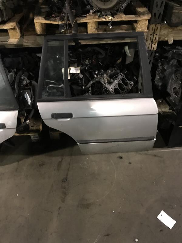 Puerta trasera derecha BMW SERIE 3 E30  - 1